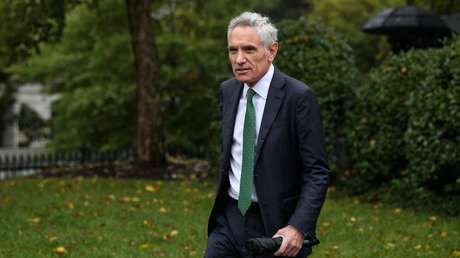 Asesor de la Casa Blanca sobre la pandemia es criticado por incitar a la gente a "levantarse" contra las nuevas medidas anticovid