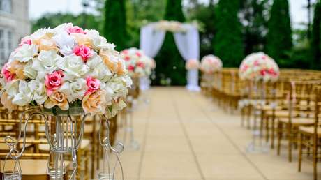 Adolescentes fingen una boda para saltarse las restricciones por el coronavirus y organizar una fiesta para más de 100 personas