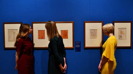 Descubren una sorprendente mezcla de bacterias, hongos y ADN sobre unos emblemáticos dibujos de Da Vinci