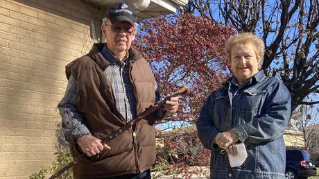 Un exmarine de 81 años ahuyenta a un grupo de ladrones con un antiguo bastón de su abuelo