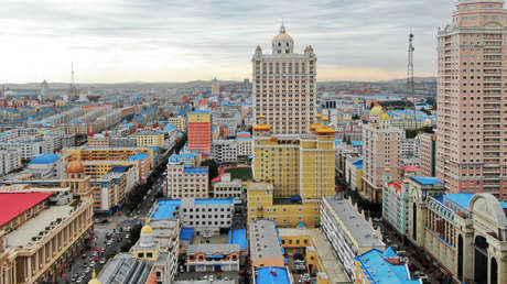 China cierra una ciudad y realizará pruebas a toda la población local tras confirmarse dos casos de coronavirus (VIDEO)