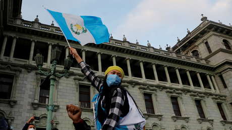 El Congreso de Guatemala suspende la aprobación de los presupuestos que originaron las protestas