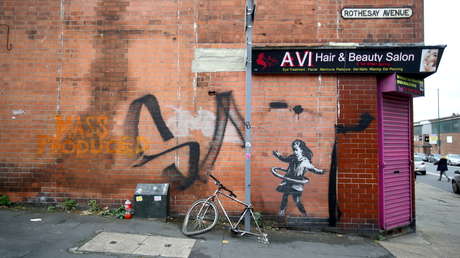 Desaparece la bicicleta de una obra de Banksy en el Reino Unido