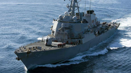 El destructor John McCain de EE.UU. entra en aguas territoriales de Rusia y se aleja tras una alerta