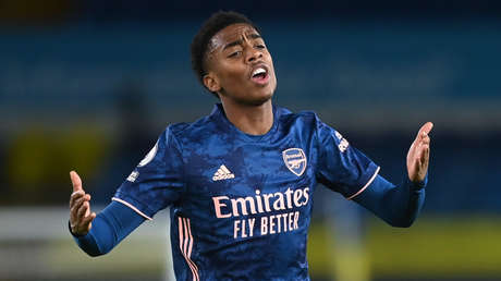 VIDEO: Joven estrella del Arsenal sufre un accidente automovilístico tras perder el control de su todoterreno