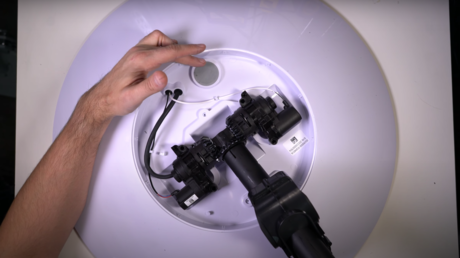 Destruyen una antena de Starlink para ver cómo se conecta al Internet satelital de Elon Musk