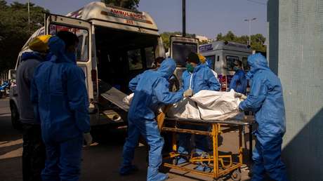 Un anciano 'muerto' por covid-19 'resucita' y regresa a su casa