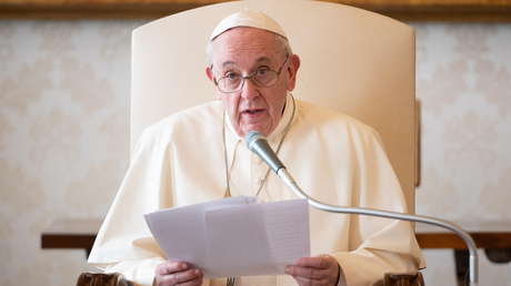 El papa Francisco compara el aborto con "contratar un sicario" y apoya las protestas contra el proyecto de ley en Argentina