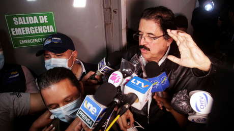 Detienen al expresidente hondureño Zelaya en el aeropuerto de Tegucigalpa con 18.000 dólares no declarados