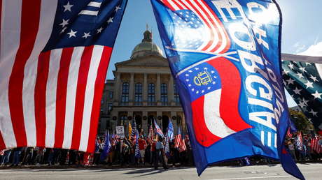 Partidario de Trump dona 2,5 millones de dólares para investigar el supuesto fraude electoral y ahora quiere que se los devuelvan