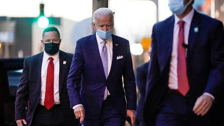 Biden tiene 2 fracturas en el pie y "probablemente requerirá una bota para caminar durante varias semanas", al doblarse el tobillo jugando con su can