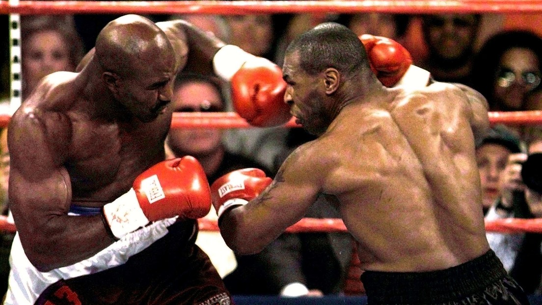 "El mundo está esperando": Holyfield se declara listo para enfrentarse a Tyson y lo llama a "firmar el contrato y subir al ring"