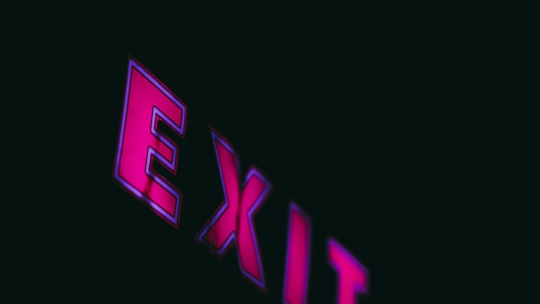 Joven recorre un apartamento para alquilar y encuentra una salida secreta en la cocina (VIDEO)