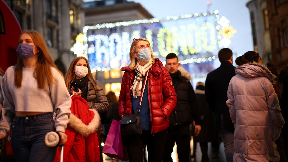 Boris Johnson anuncia nuevas restricciones debido a la rápida propagación de la nueva variante del coronavirus antes de las fiestas