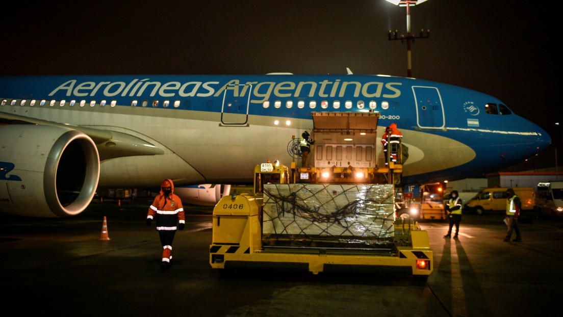 Despega de Moscú rumbo a Argentina el avión con las primeras 300.000 dosis de la vacuna rusa Sputnik V