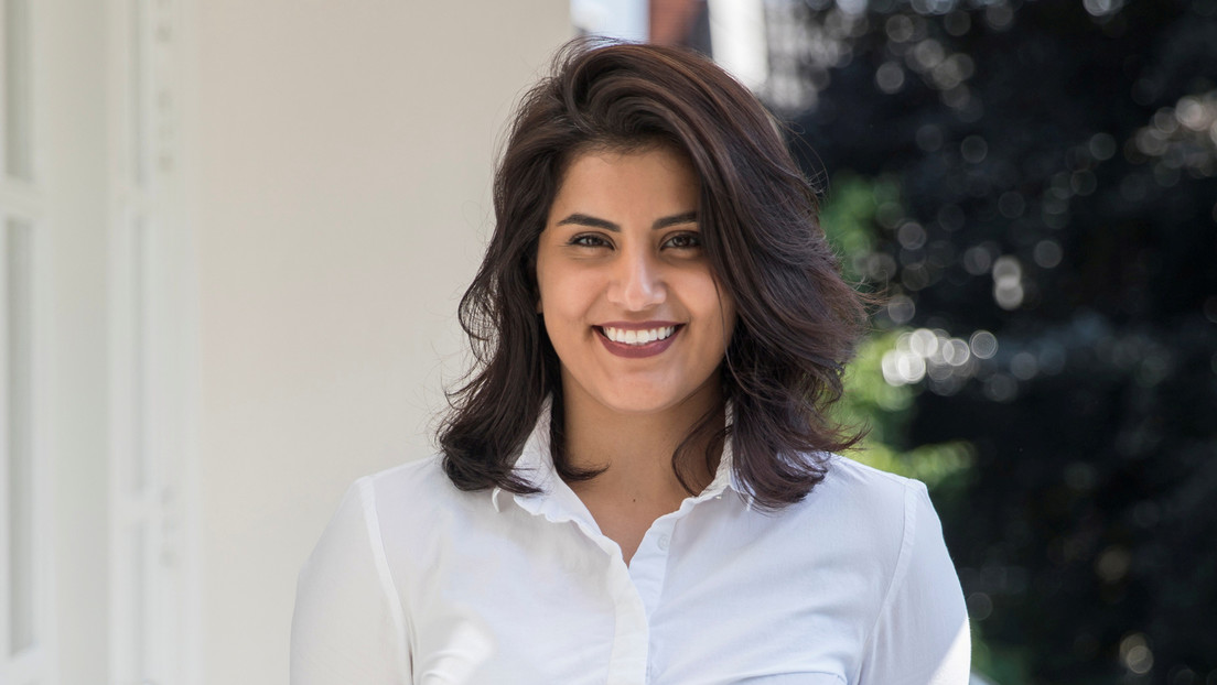 Condenan a más de 5 años de cárcel a una activista feminista acusada de dañar el orden público y promover una agenda extranjera en Arabia Saudita