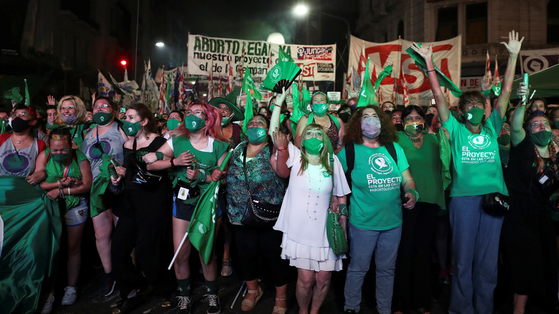 Niñas obligadas a ser madres y muertes posparto: los rostros del dolor que precedieron la legalización del aborto en Argentina