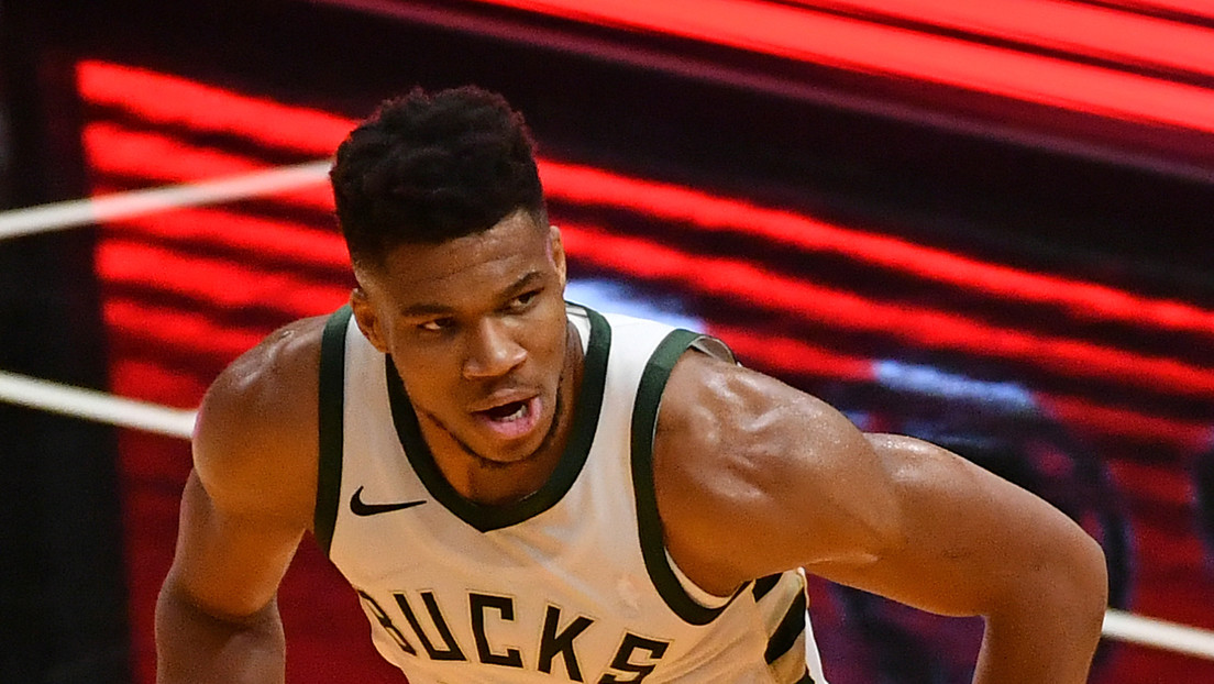 Los Bucks de Milwaukee establecen una nueva marca histórica en la NBA al anotar 29 triples en un solo juego