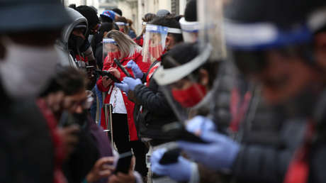 Gobierno chileno acepta eximir a más personas del pago de impuestos por el segundo retiro del 10 % del fondo de pensiones