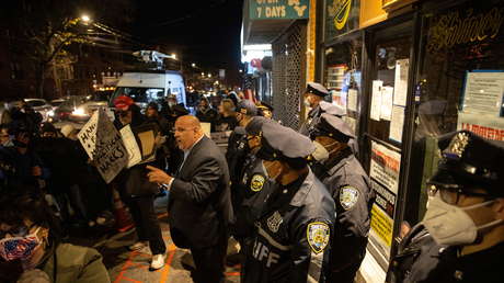 Dueño de un bar autodeclarado como "zona autónoma" es arrestado por violar las medidas para contener el coronavirus en Nueva York