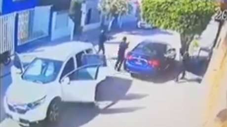 Graban cómo sicarios del Cártel Jalisco Nueva Generación ejecutan a un primo del narcotraficante 'El Marro' en México