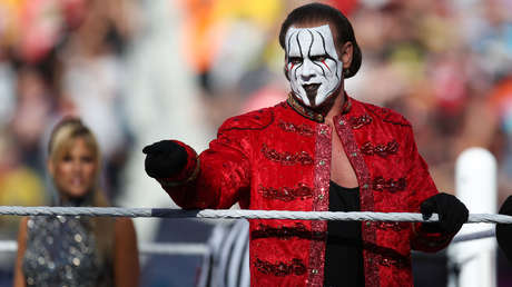 VIDEO: El legendario luchador Sting sorprende al poner fin a una retirada de 4 años y aparecer en la AEW