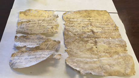 FOTO: Hallan una cápsula del tiempo escondida hace más de 100 años en un molino