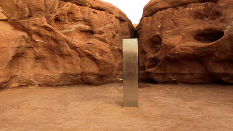 ¿Misterio resuelto? Un colectivo artístico se atribuye el mérito de los monolitos metálicos y ofrece hacer más por 45.000 dólares