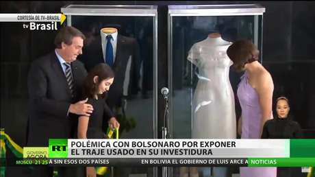 Bolsonaro desata polémica por exponer el traje usado en su investidura
