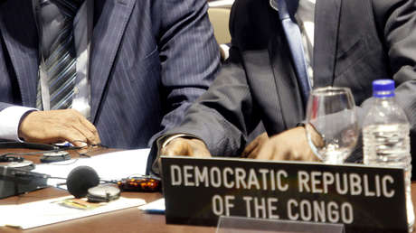 VIDEO: Diputados del Parlamento congoleño discuten a puñetazos y sillazos tras la disolución de la cámara