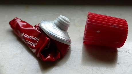 Descubren que algunas pastas dentales pueden neutralizar el 99,9% del coronavirus en dos minutos, según estudios preliminares de laboratorio