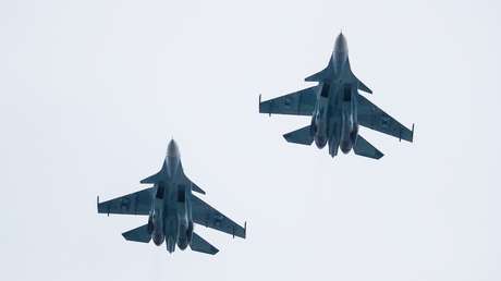 Un caza Su-30 ruso intercepta a un avión de patrulla marítima de Japón