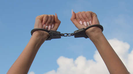 Compensan con 2,4 millones de dólares a una mujer que sufrió un arresto arbitrario cuando estaba desnuda