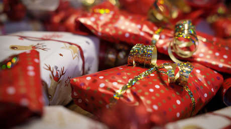 Un empresario compra todos los juguetes de una tienda para regalárselos a los niños