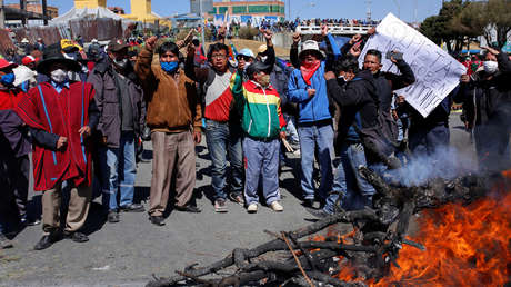 Un año de pandemia, revueltas y elecciones: El (inesperado) viaje al centro ideológico que deja el 2020 en América Latina