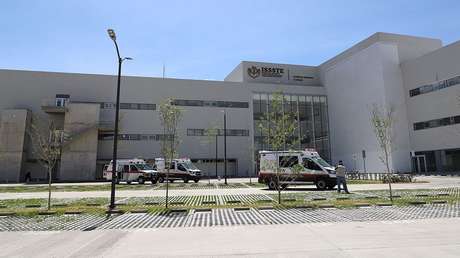 Destituyen a 'Lord Vacuna', el director de un hospital de México que coló a su familia en la vacunación contra el covid-19