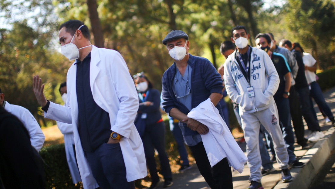 Investigan el caso de una médica mexicana con antecedentes alérgicos que presentó una reacción clínica tras la vacuna contra el covid-19 de Pfizer