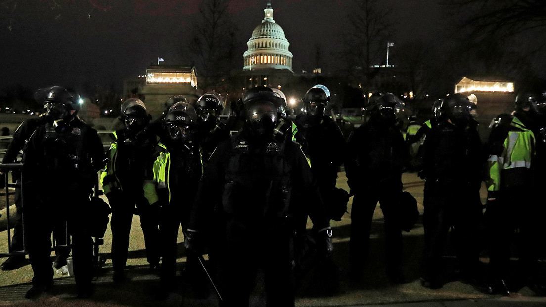 Reportan que los líderes del Congreso están siendo evacuados del Capitolio hacia un puesto del Ejército