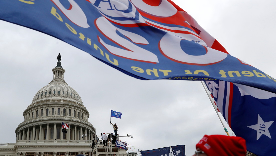 Identifican a la mujer que murió tras ser baleada en el Capitolio: era veterana de la Fuerza Aérea de EE.UU.