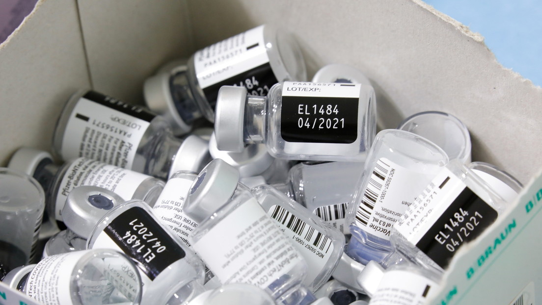 Buscan en Inglaterra a un estafador que inyectó a una anciana con una falsa vacuna contra el covid-19