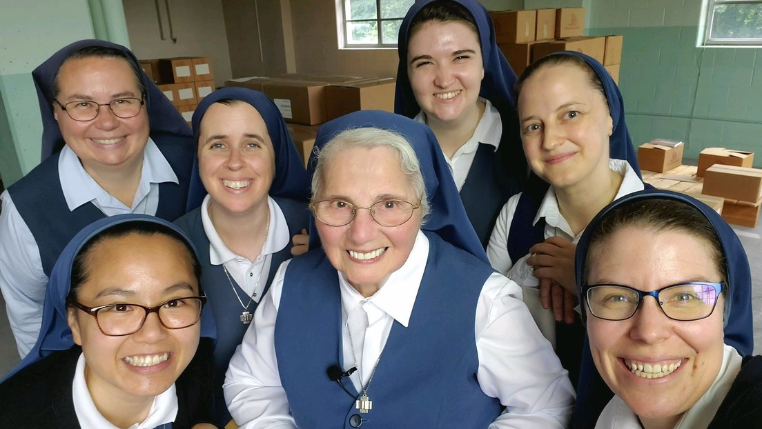 VIDEOS: Un grupo de monjas conquista TikTok con sus videos de bailes y bromas