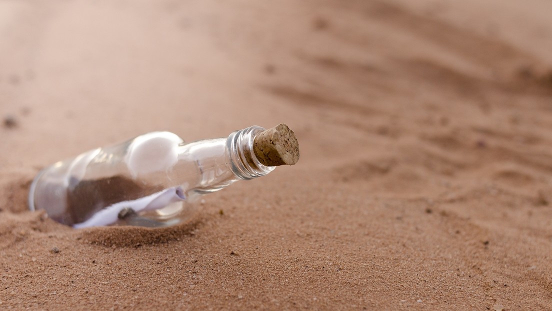 Encuentran en Papúa Nueva Guinea una botella con un mensaje, arrojada al océano hace dos años
