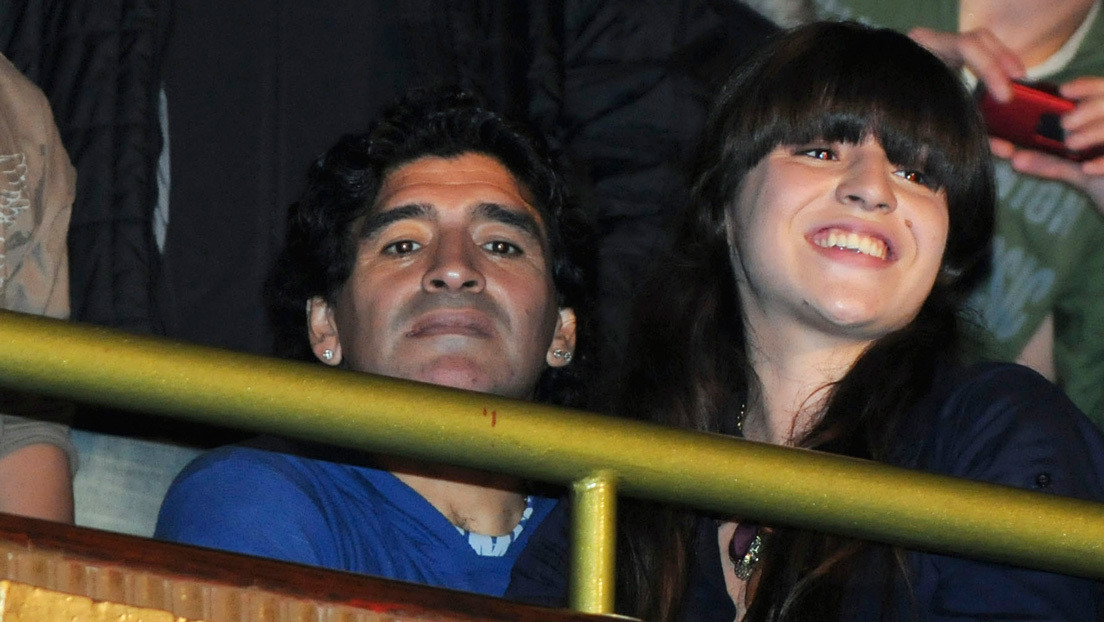 Gianinna Maradona hace públicos varios mensajes que el psicólogo de Diego envió a dos días de su muerte