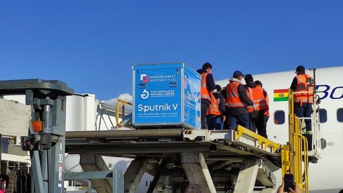 Aterriza en Bolivia el primer lote de la vacuna rusa Sputnik V contra el coronavirus (VIDEO)