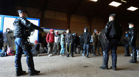 Desalojan una fiesta ilegal con 2.500 personas que se estaba celebrando desde la víspera de Año Nuevo en Francia