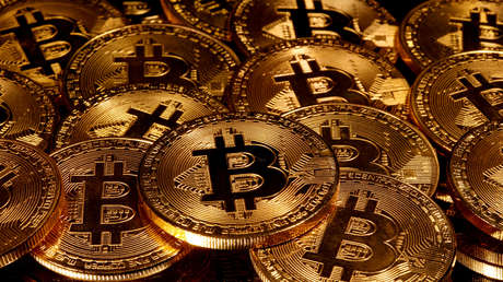 El precio del bitcóin supera por primera vez los 33.000 dólares tras establecer tres máximos históricos en un día
