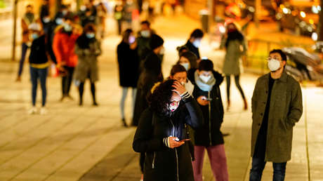 Un epidemiólogo español predice una tercera ola diez veces más agresiva y pide vacunar como si fuera una "operación de guerra"