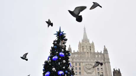 La diplomacia rusa responde a un tuit de Pompeo sobre la dureza de Trump con Rusia con un óleo de Napoleón en 1812