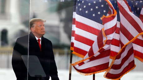 Una congresista estadounidense redacta artículos para un juicio político contra Trump