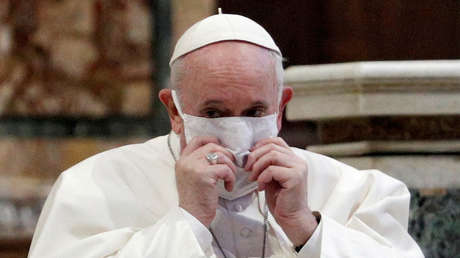 El papa Francisco confirma que se vacunará contra el covid-19 la próxima semana y critica el "negacionismo suicida"